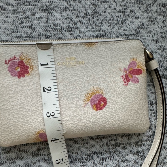 Coach C6045 IM/Chalk  multi Pop Furl leather wristlet. - Picture 2 of 7